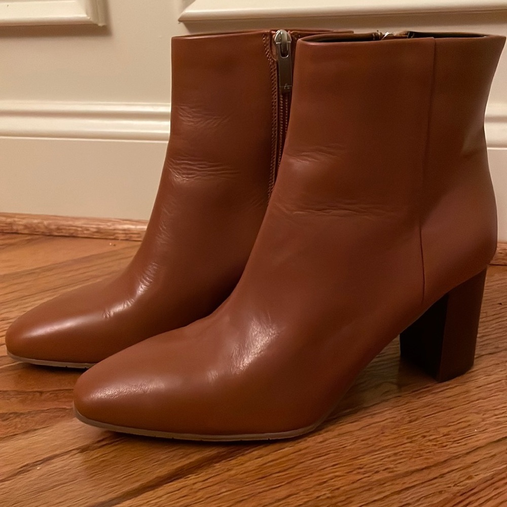 Aquatalia Premium Italian leather boots - women’s 10 1/2